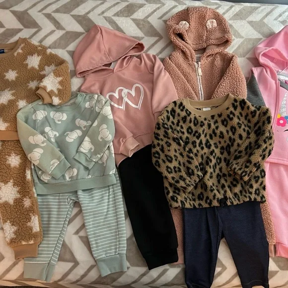 18 Month Girls cold weather Fall, Winter Bundle with Hoodies and Sweater outfits - Picture 1 of 11